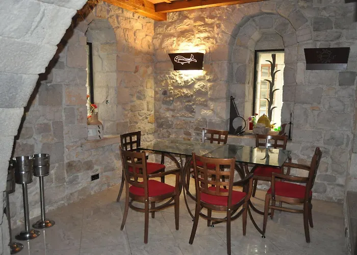 Historic 4* خيرونا
